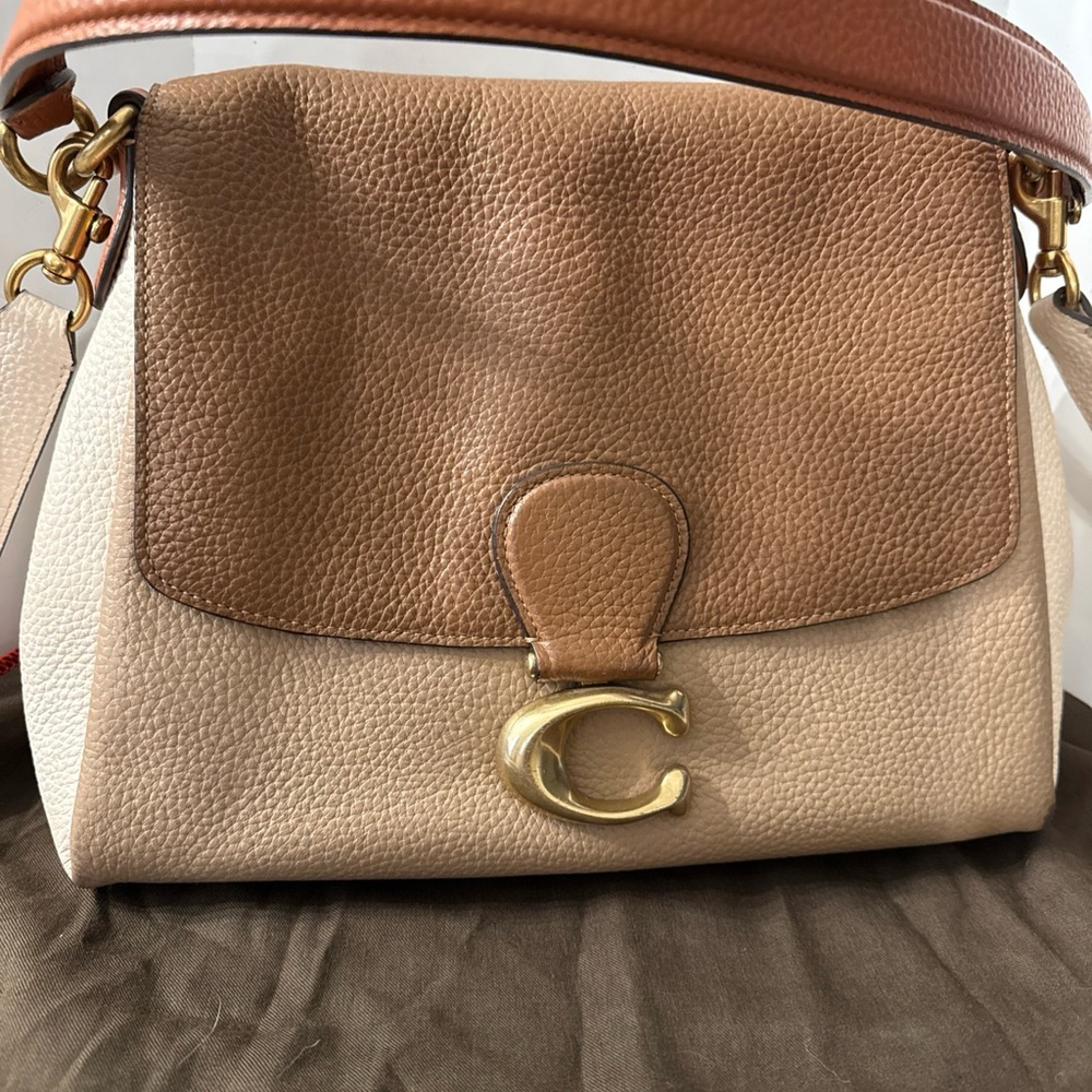 Coach studio shoulder bag In Pebbled Leather Prominent “C” Clap Color Blocked